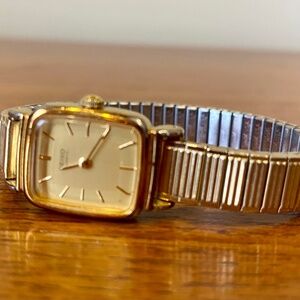 Vintage Woman's Two Tone Tank Seiko Watch